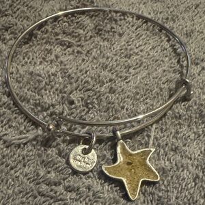 Westport CT Dune Silver Tone Beach Starfish Bracelet